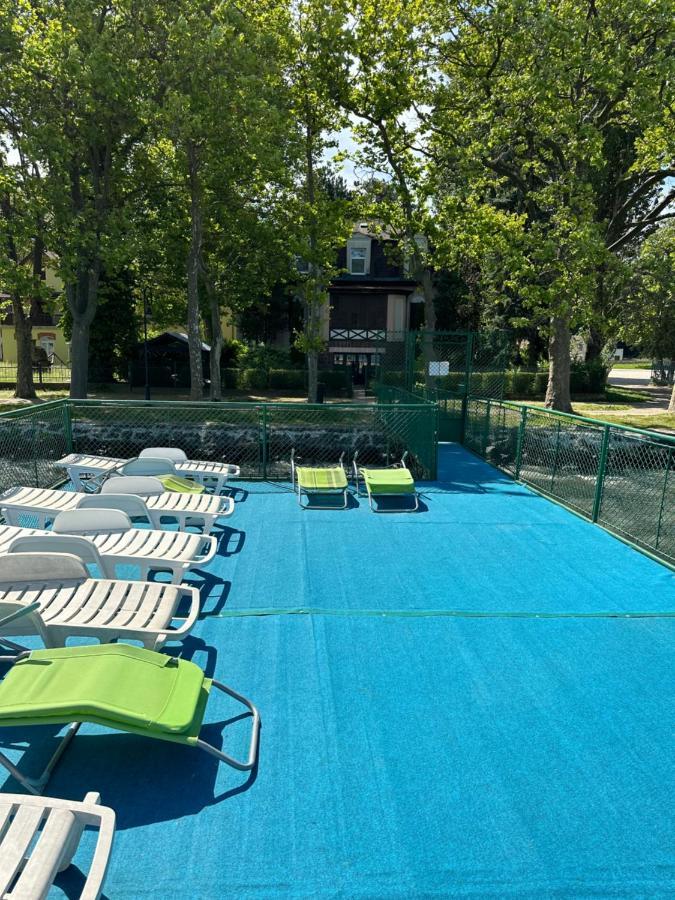Party Villa Holiday Rent Balatonfoldvar Exterior photo