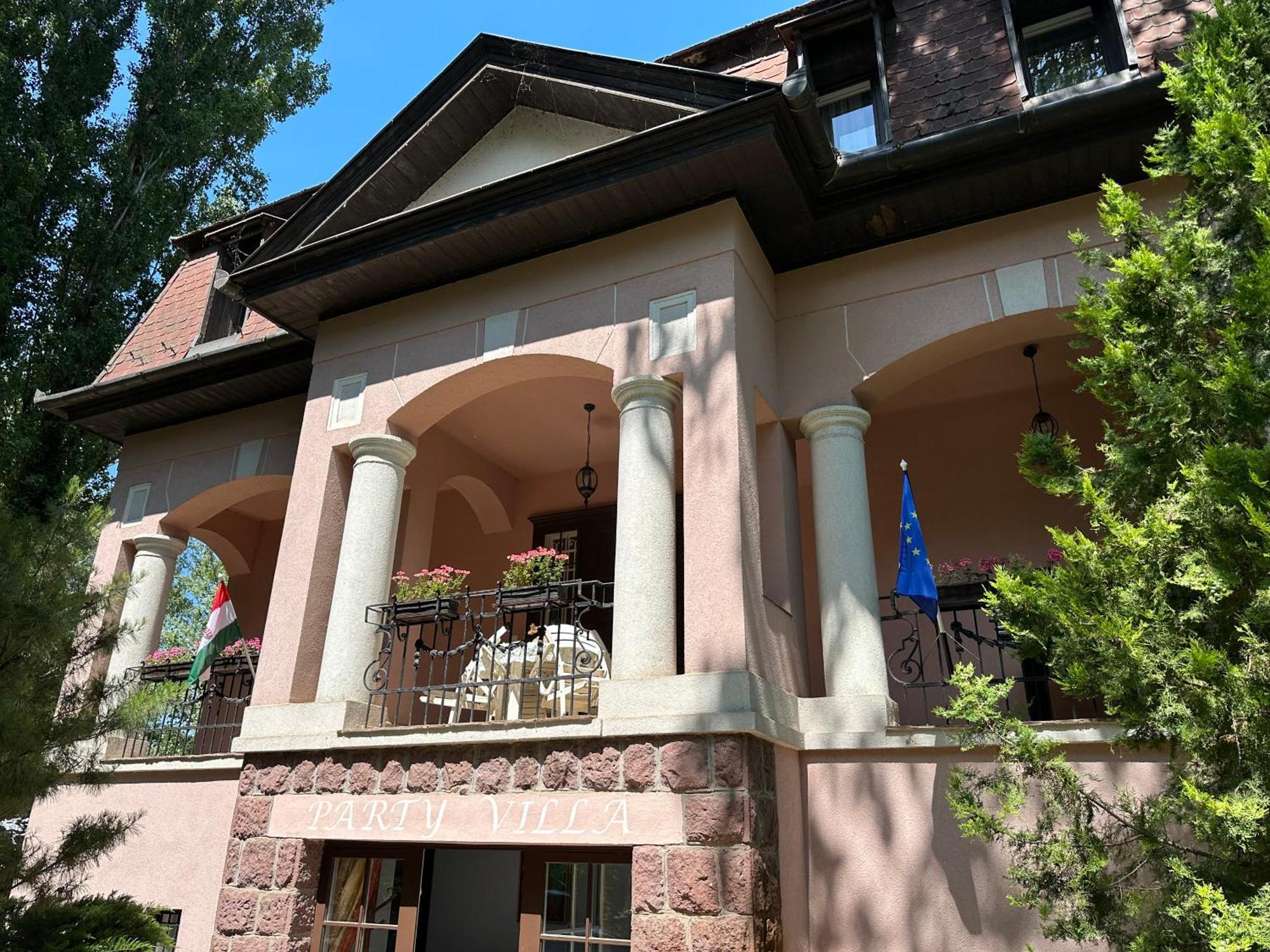 Party Villa Holiday Rent Balatonfoldvar Exterior photo